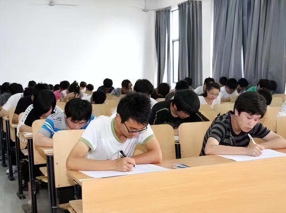 挂科怎么办还有什么补救的办法（大学必修课挂科了，怎么办？）